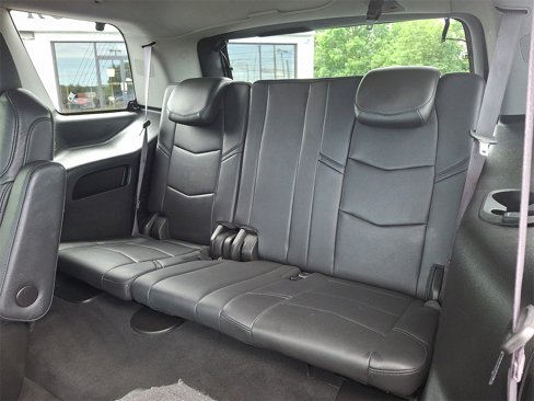 Used 2017 Cadillac Escalade Luxury image 11