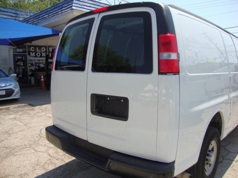 Used 2018 Chevrolet Express 2500 image 3