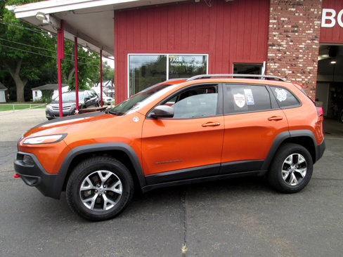 Used 2016 Jeep Cherokee Trailhawk w/ Comfort/Convenience Group image 10