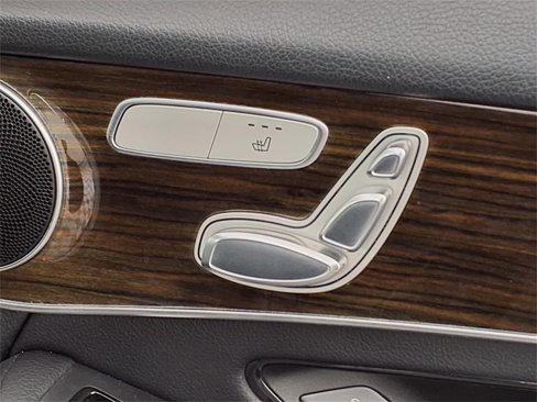 Used 2020 Mercedes-Benz GLC 300 4MATIC image 9