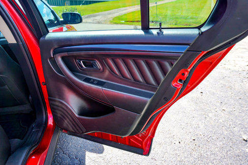 Used 2010 Ford Taurus SHO image 30