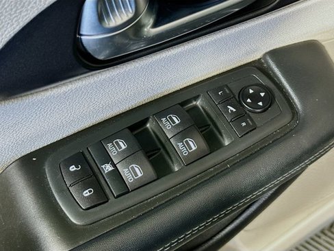Used 2020 Chrysler Pacifica Limited image 21