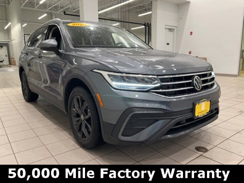 Used 2023 Volkswagen Tiguan SE w/ Panoramic Sunroof Package image 1
