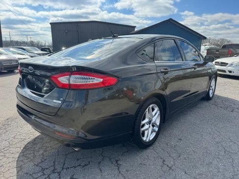Used 2013 Ford Fusion SE image 4