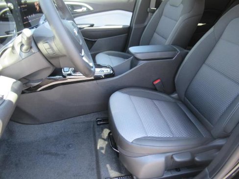 New 2025 Chevrolet Trax LT w/ Driver Confidence Package image 16