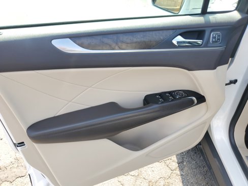 Used 2019 Lincoln MKC Reserve image 10
