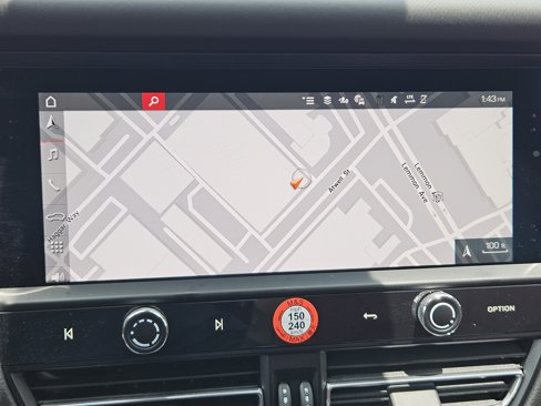 Certified 2025 Porsche Macan S image 26