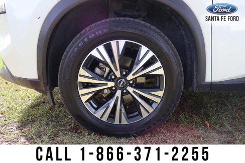 Used 2023 Nissan Rogue SV image 9