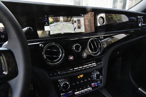 Used 2024 Rolls-Royce Spectre w/ Spectre Launch Package image 18