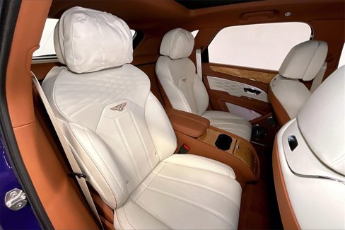 Used 2024 Bentley Bentayga image 28