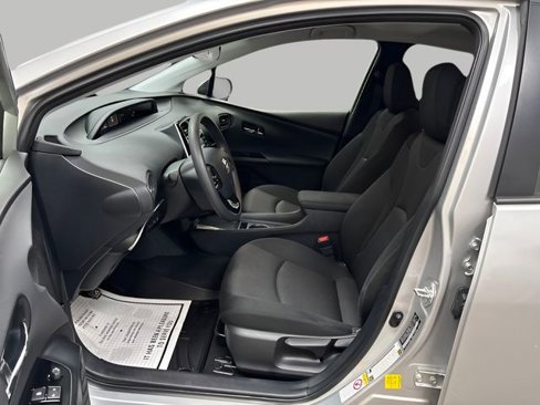 Used 2021 Toyota Prius L Eco image 9