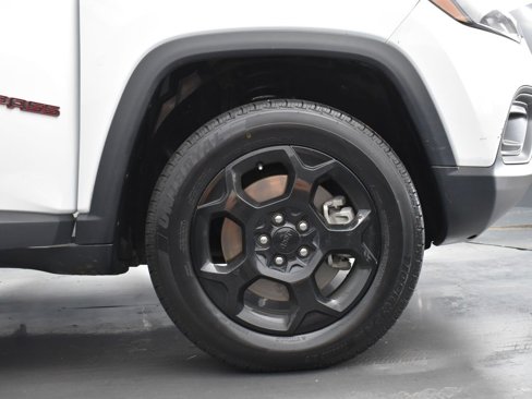 Used 2023 Jeep Compass Trailhawk image 5