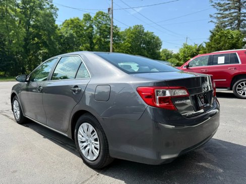 Used 2012 Toyota Camry L image 4