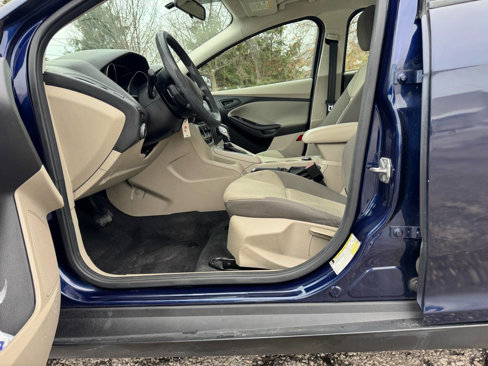 Used 2012 Ford Focus SE image 28