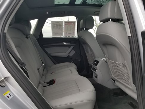 Used 2022 Audi Q5 2.0T Premium w/ Convenience Package image 16