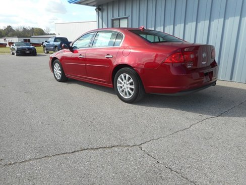 Used 2011 Buick Lucerne CXL image 3