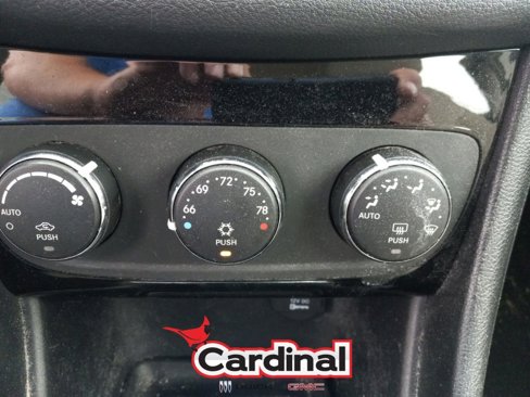 Used 2011 Chrysler 200 Touring image 27