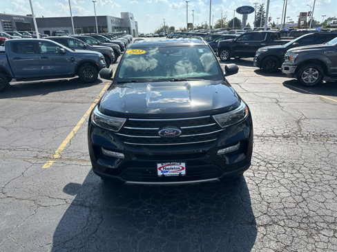 Used 2022 Ford Explorer XLT w/ Equipment Group 202A image 3