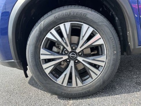 Used 2023 Nissan Rogue SV image 12