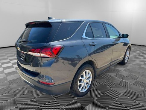 Used 2023 Chevrolet Equinox LT image 3