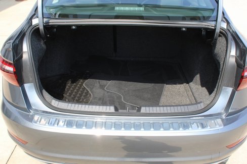 Certified 2020 Volkswagen Jetta SEL Premium image 29