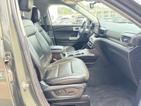 Certified 2022 Ford Explorer XLT w/ Equipment Group 202A image 40