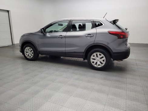 Used 2018 Nissan Rogue Sport S image 3