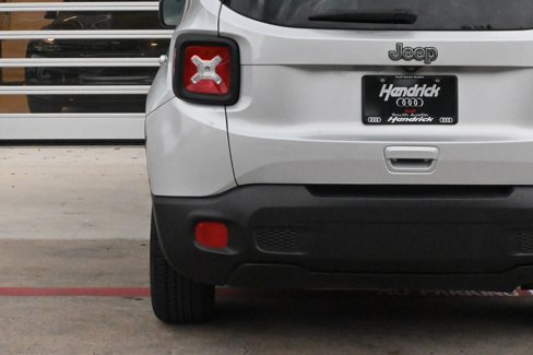Used 2018 Jeep Renegade Latitude image 15