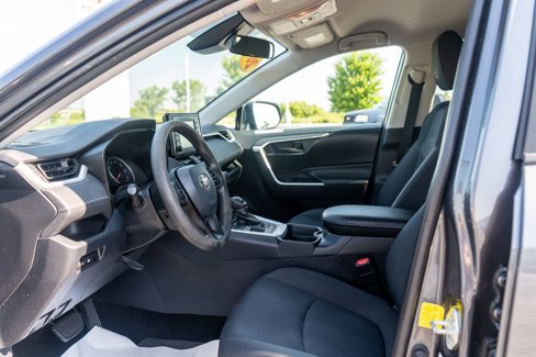 Used 2019 Toyota RAV4 LE image 17