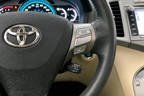 Used 2010 Toyota Venza AWD image 19