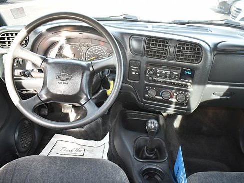 Used 2001 Chevrolet S10 Pickup LS w/ Preferred Equipment Group image 16