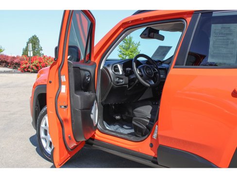 Used 2020 Jeep Renegade Latitude image 8