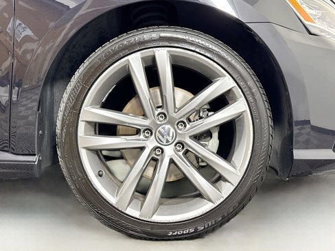 Used 2019 Volkswagen Passat 2.0T SE R-Line image 41