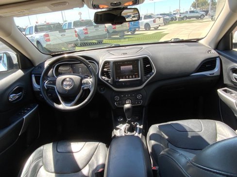 Used 2016 Jeep Cherokee Overland image 13