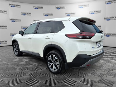Used 2022 Nissan Rogue SV image 3