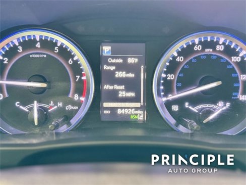 Used 2018 Toyota Highlander Limited image 27