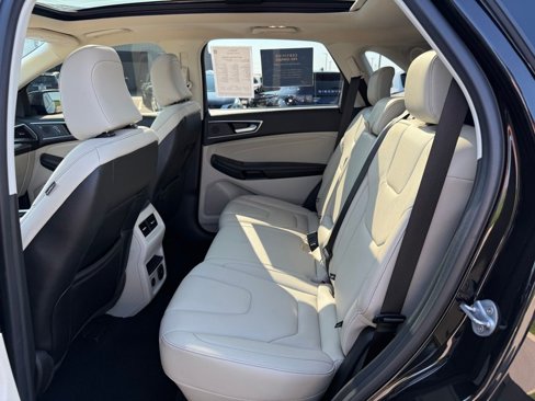Used 2022 Ford Edge Titanium image 12