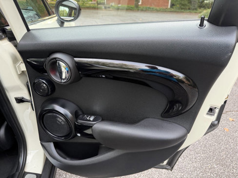 Used 2018 MINI Cooper S image 35