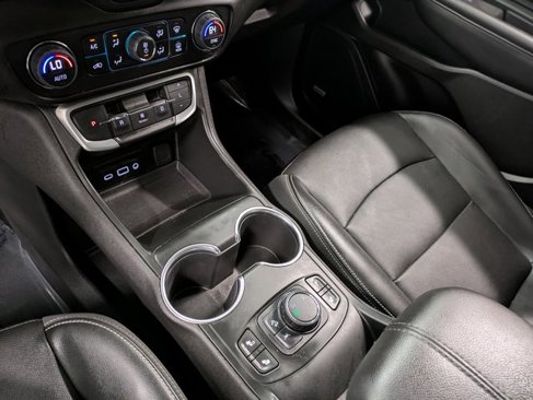 Used 2022 GMC Terrain SLT w/ Infotainment Package II image 13