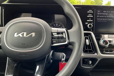 Used 2022 Kia Sorento LX image 19