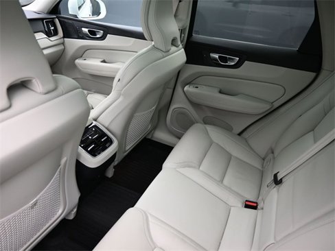 Used 2021 Volvo XC60 T5 Inscription w/ Advanced Package image 20