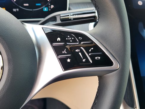 New 2025 Mercedes-Benz CLE 300 4MATIC Cabriolet image 32