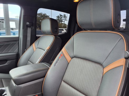 Used 2023 GMC Canyon AT4 w/ AT4 Premium Package image 18