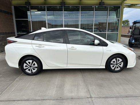 Used 2018 Toyota Prius Four image 7