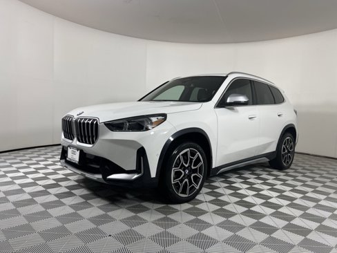 Used 2024 BMW X1 xDrive28i w/ Convenience Package image 3