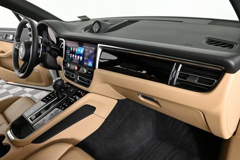 Certified 2025 Porsche Macan image 25