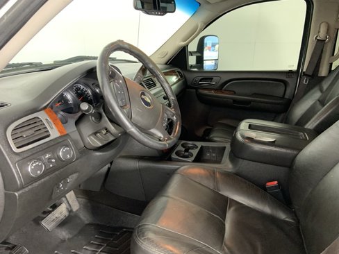 Used 2009 Chevrolet Silverado 3500 LTZ w/ Suspension Package, Off-Road image 18
