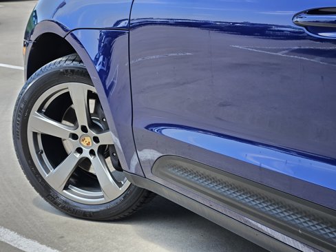 Certified 2024 Porsche Macan image 18