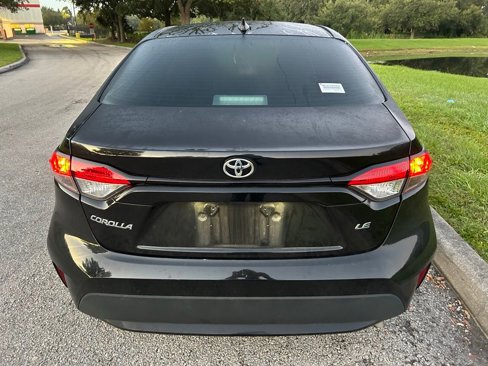 Used 2021 Toyota Corolla LE image 4