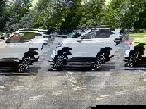 New 2025 Chevrolet Trax RS w/ Sunroof Package image 6